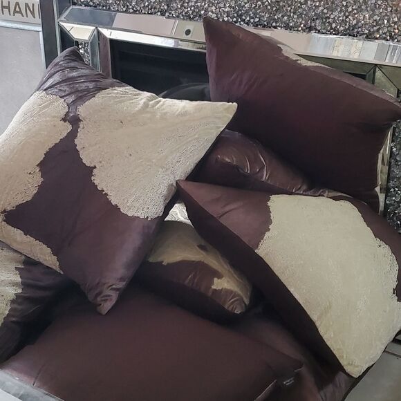 2 piece Aviva Stanoff double Seafan Smolder glaze velvet Pillows 18”x18” - Picture 10 of 11